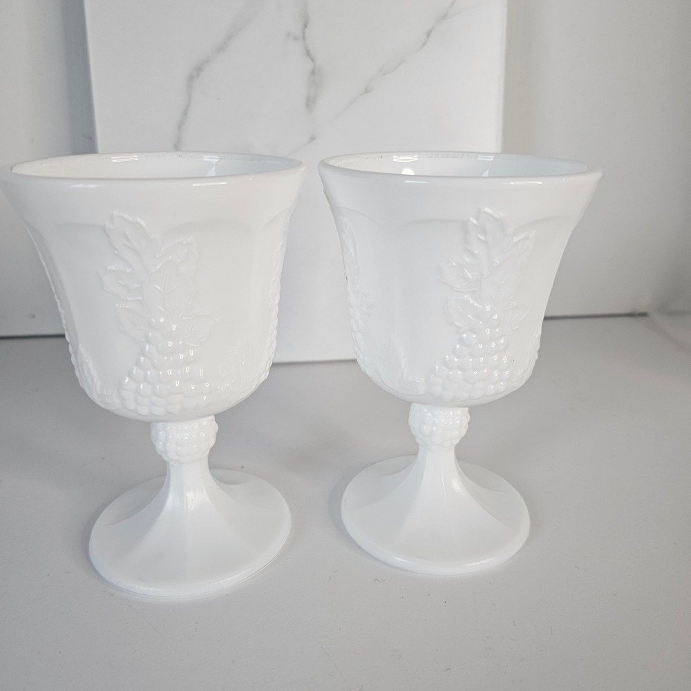 Vintage Indiana Milk Glass Tumbler Goblet‎ Harvest Grape Pedestal Iced Tea White